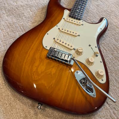 Fender American Deluxe Stratocaster (Ash) – 2013 image 6