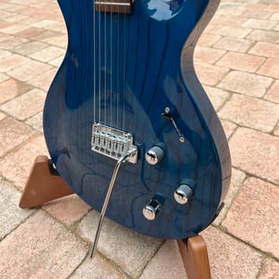 Line 6 Variax 700 - Transparent Blue finish on a carved ash body image 25