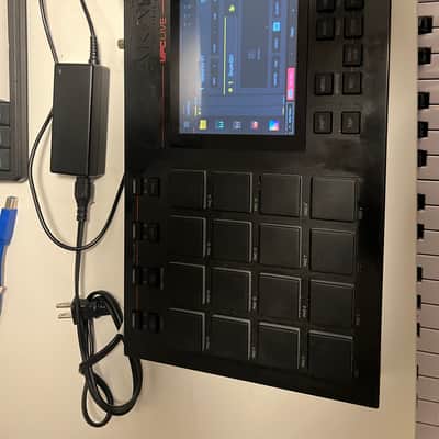 Akai MPC Live Standalone Sampler / Sequencer 2017 - 2020 - Black image 3