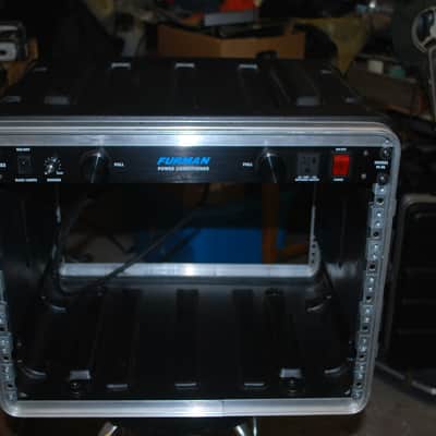 SKB 8 Space Rack w/ Furman M-8L Power Conditioner Black image 1