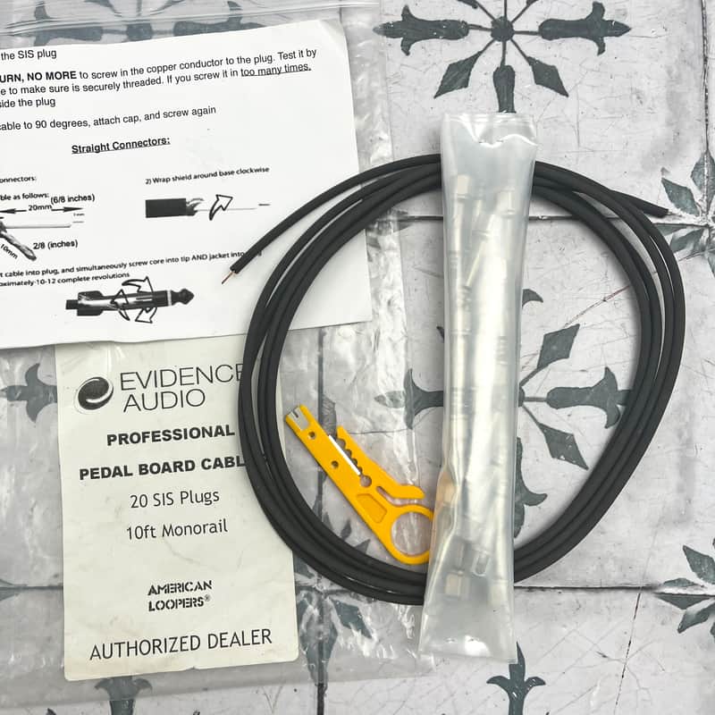 Evidence Audio SIS BLACK Monorail High End Pedalboard Patch Cable Kit (20 Plugs + 10 Feet of Cable) image 1