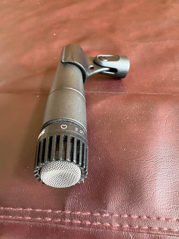 Shure SM57 Cardioid Dynamic Microphone