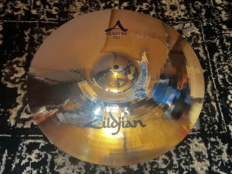 Zildjian 17" A Custom Crash Cymbal - Brilliant image 1