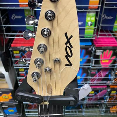 Vox Mini Mk III travel guitar teardrop shape in marble /white finish image 6