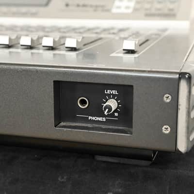 Roland M-400 48-Channel Live Digital Mixing Console CG01RKS Bild 9