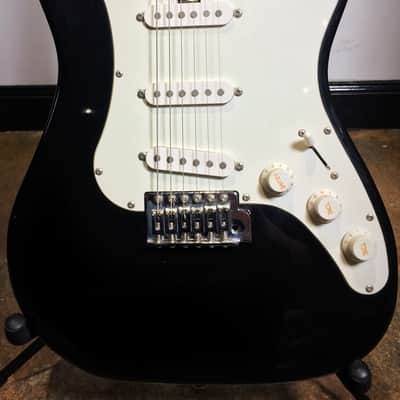 Lyon by Washburn Strat Black image 1
