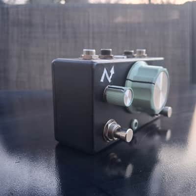 Anchored Cloud Sound JHS inspired feedback looper 2026 - Green/black/Slate/handpainted image 3