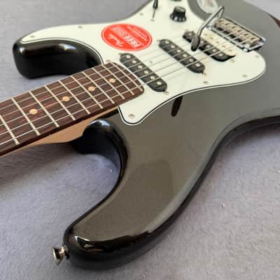 Squier Contemporary Stratocaster HSS with Laurel Fretboard 2018 - Black Metallic image 10
