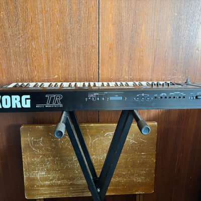 Korg TR61 61key MUSIC WORKSTATION KEYBOARD w/ power supply image 8