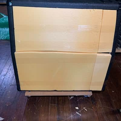 Marshall 1960 A🌞Lead 300-Watt 4x12" Angled Guitar Speaker Cabinet image 6