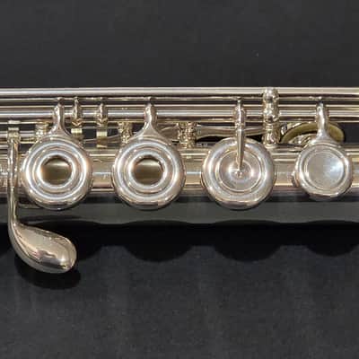 Yamaha YFL-687H Professional Flute - Reconditioned image 14