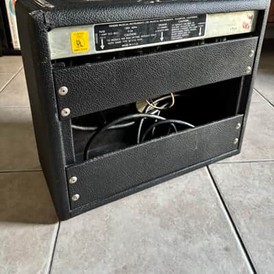 Fender 1974 Vintage Vibro Champ Tube Amplifier image 2