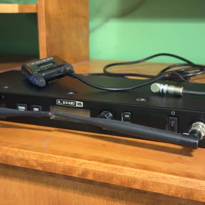 Line 6 Relay G90 Guitar Wireless System Receiver and Transmitter | Black image 1