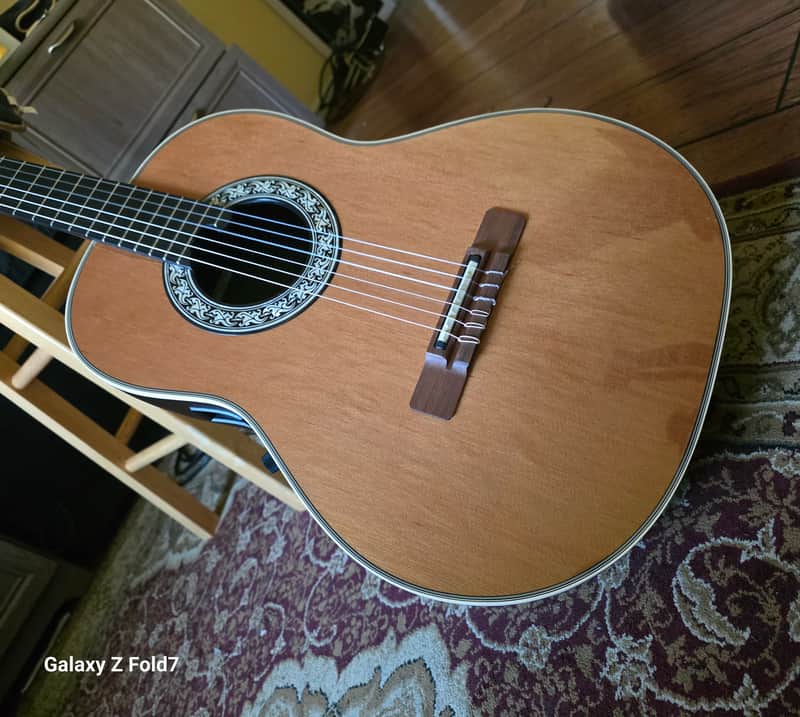 Ovation 1713 Classicギター ハードケース、弦2本付 Ovation 1713 Classic | Reverb