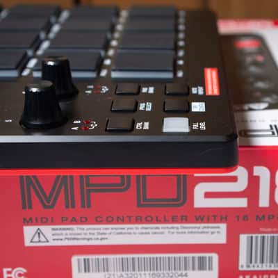 Akai MPD218 Drum Pad Controller--Excellent! image 5