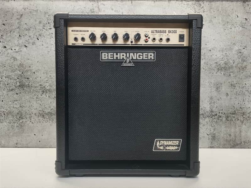 Behringer BX300 Ultrabass 30-Watt 1x10