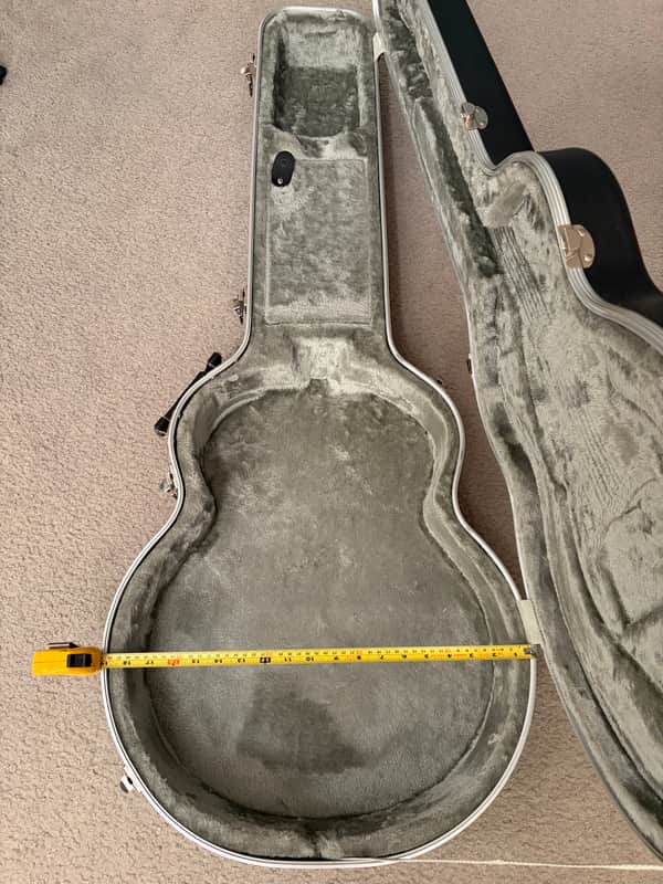 Road Runner RRMAJBO ABS Molded Jumbo Acoustic Guitar Case - JUMBO ACOUSTIC- Black image 1