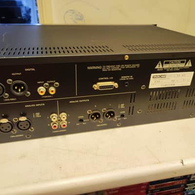 TASCAM DA-40 1998 - Black image 5