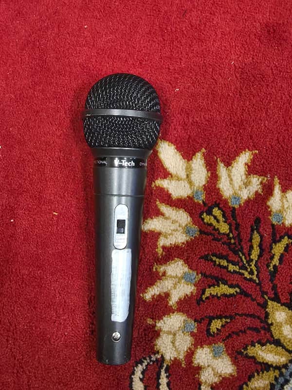 V-Tech 1030 Dynamic Microphone image 1