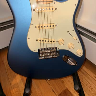 Fender Limited Edition American Professional Stratocaster with Maple Fretboard 2018 - 2019 - Lake Placid Blue image 1