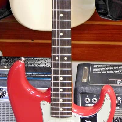 2025 Fender American Professional Classic Stratocaster Electric Guitar w/Gig Bag! Dakota Red! VERY NICE!!! image 3