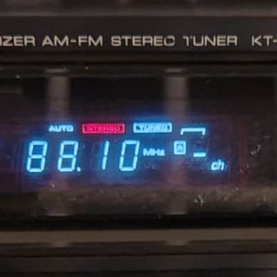 Kenwood The Kenwood KA-88 + KT-58 digital quartz-synthesizer AM/FM stereo tuner 1986 - Black image 2