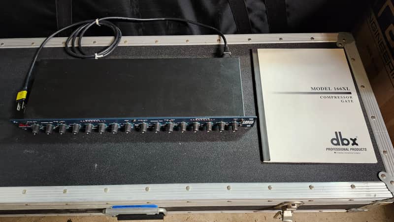 dbx 166XL Stereo Compressor / Limiter / Gate image 1