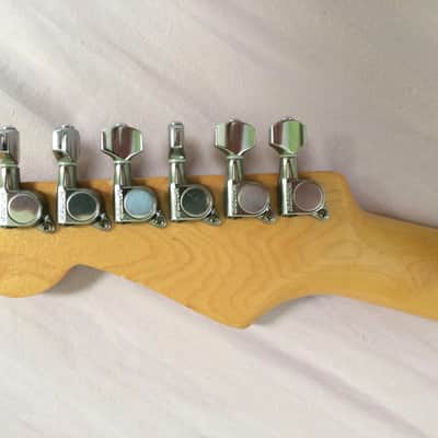 Fender '57 ST-357 Stratocaster MIJ 1987 Antique White image 6
