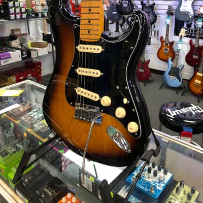 Fender 2021 75th Anniversary American Ultra Luxe Strat, 2 Color Sunburst with Hardshell Case - Pre Owned image 5