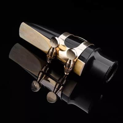 Alto Saxophone Mouthpiece Kit – Gold with Ligature, Reed, and Plastic Cap image 2