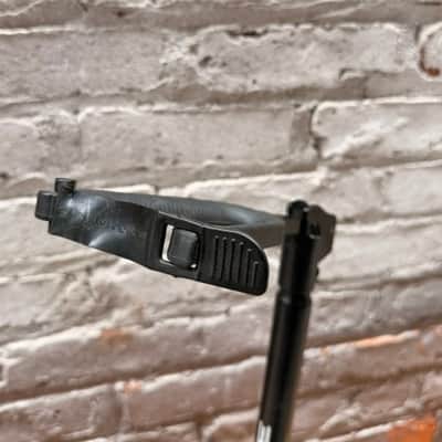 Ultimate Support GS-100+ Guitar Stand with Locking Legs image 3