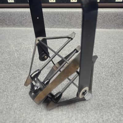 Electro-Voice Microphone Shock Mount for RE Series Microphones image 8