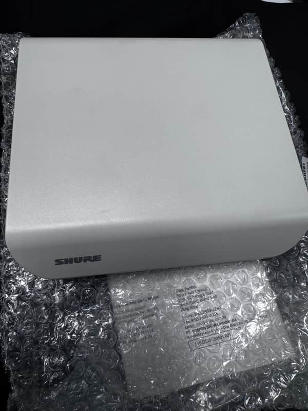 Shure UA864 Wall-Mounted Wideband Antenna 2022 - Present - White image 1