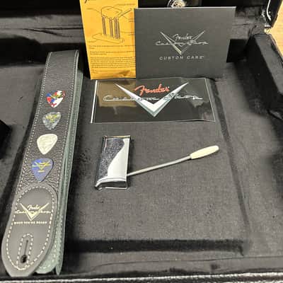 Mint Fender Custom Shop 66 Stratocaster Deluxe Closet Classic - Aged Lake Placid Blue #81815 image 16