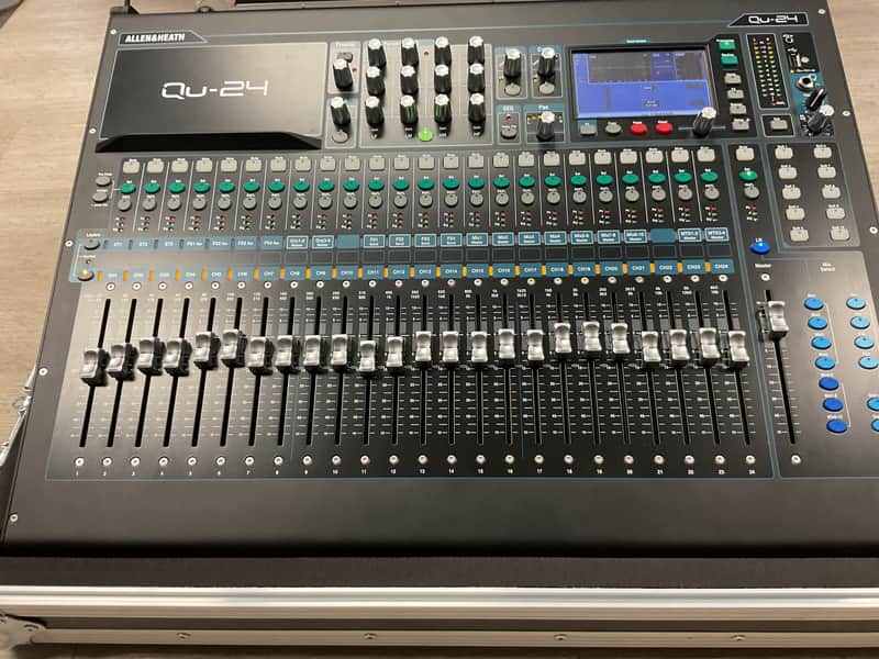 Allen & Heath QU-24 24-Channel Digital Mixer 2022 - Present - Black image 1