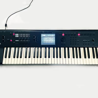 KORG M50 61-Key Synthesizer Workstation. Good Condition ! Sounds Perfect !...