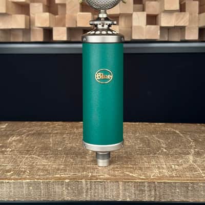 Blue Kiwi Large Diaphragm Multipattern Condenser Microphone. Great shape! image 4