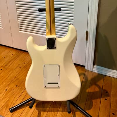 Fender American Special Stratocaster with Maple Fretboard 2015 - 2018 - Olympic White image 4