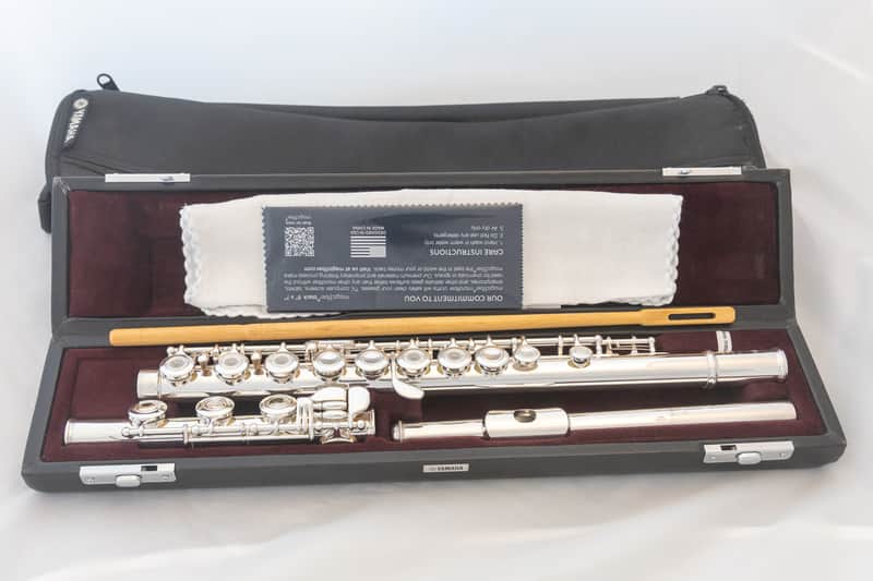 Yamaha YFL-481H All Silver Intermediate Flute *Open-hole *B-foot *Made in Japan *Cleaned and Serviced image 1