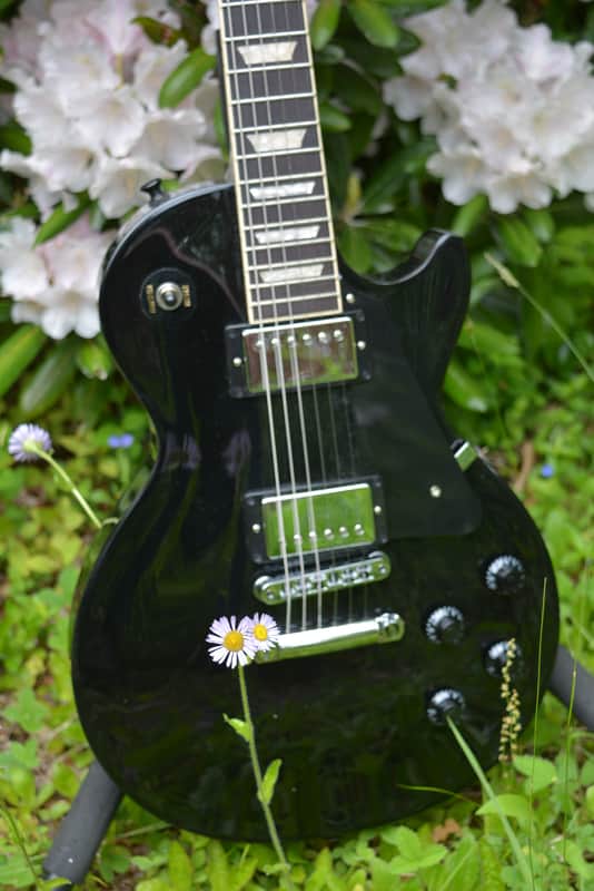 2025 Gibson Les Paul Studio in Ebony w/New Black Dunlop Straplocks and a like New Black Gibson Hardshell Case ~ As New ! image 1