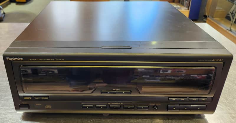 Technic SL-MC59 (60CD+1) Mid 90's image 1