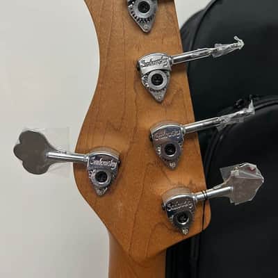 Sadowsky MetroExpress 21 Fret Vintage M/J Bass 5 String Maple Fretboard - Champagne Metallic image 5