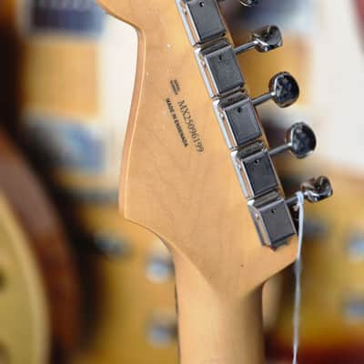Fender Player II Stratocaster HSS 2026 - Coral Red image 9