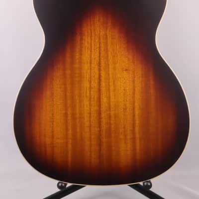 Larrivee OM-40-MH-0-0-M-00-0-99: OM-40 Mahogany Top, back and sides, Vintage Burst & Pyramid Bridge 2026 image 7