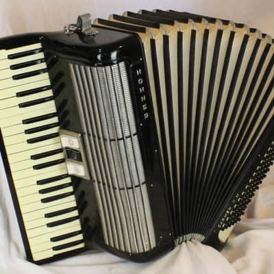 7953 - Black Hohner Carmen II M Piano Accordion LM 41 120 image 1