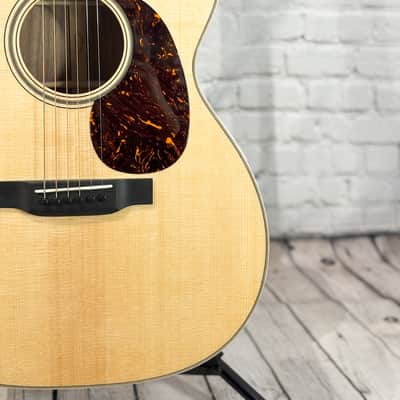 Martin Custom Shop 000 - 14 Fret Black Walnut 2025 - Gloss image 3