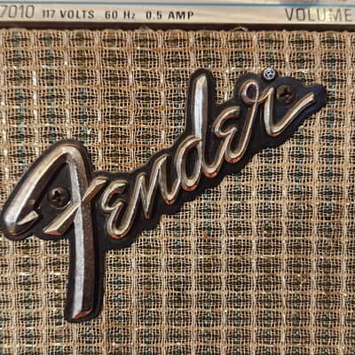 Vintage 1973 Fender Musicmaster Bass 2-Channel 12-Watt 1x12" Bass Combo Silverface image 2