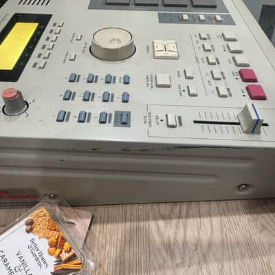 Akai MPC2000 MIDI Production Center 1997 - 2001 - Grey w/ (Ultimate MPC2000 SD Boot Disk + ZuluSCSI Card Reader) image 7