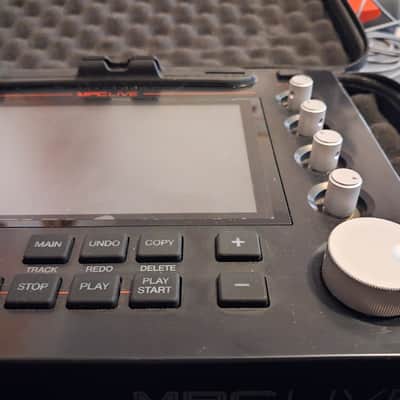 Akai MPC Live Standalone Sampler / Sequencer 2017 - 2020 - Black image 8