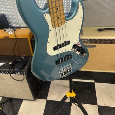 Fender Player Jazz Bass with Maple Fretboard 2018 - 2024 - Tidepool image 2